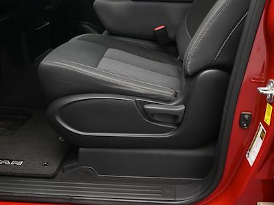 Used 2022 Nissan Titan SV Crew Cab Pickup for sale #R251762A - photo 2