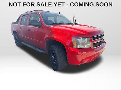 Used 2011 Chevrolet Avalanche - photo 1