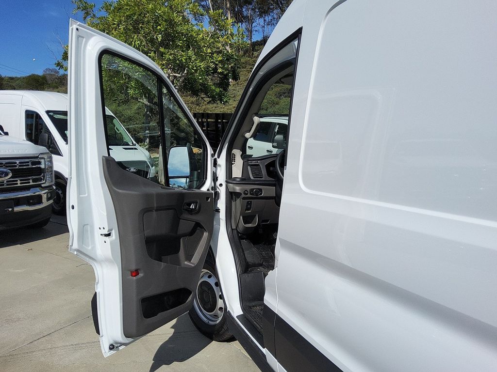 New 2026 Ford Transit 250 - photo 7