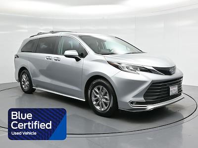 Used 2022 Toyota Sienna XLE Minivan for sale #CC243658A - photo 1