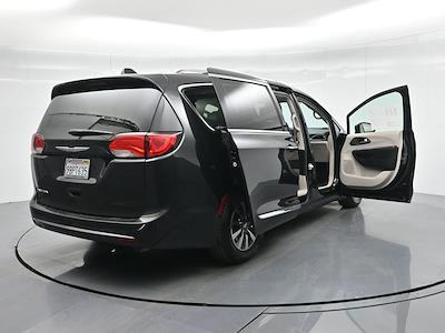 2020 Chrysler Pacifica FWD Minivan for sale #CP02309 - photo 2