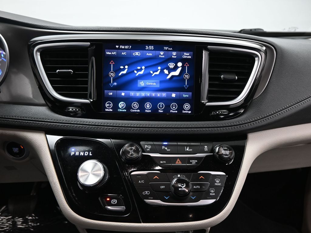 Used 2018 Chrysler Pacifica - photo 17