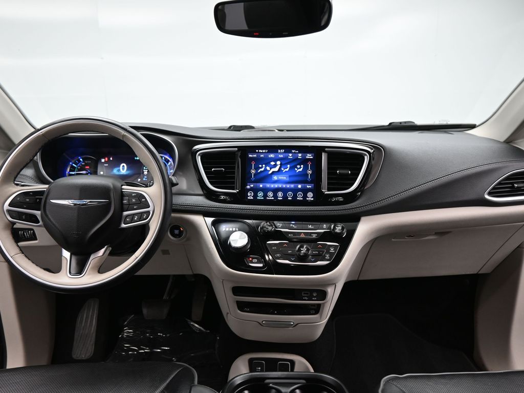 Used 2018 Chrysler Pacifica - photo 22