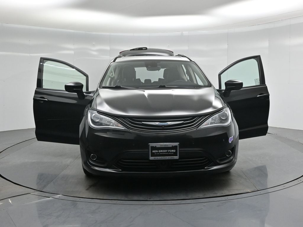 Used 2018 Chrysler Pacifica - photo 34