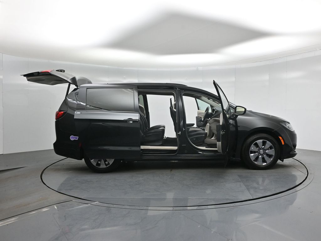 Used 2018 Chrysler Pacifica - photo 7