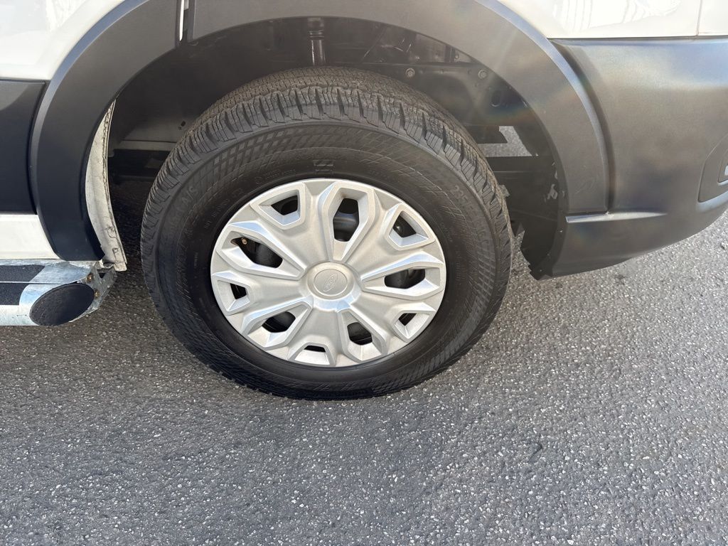 Used 2023 Ford Transit 250 - photo 5