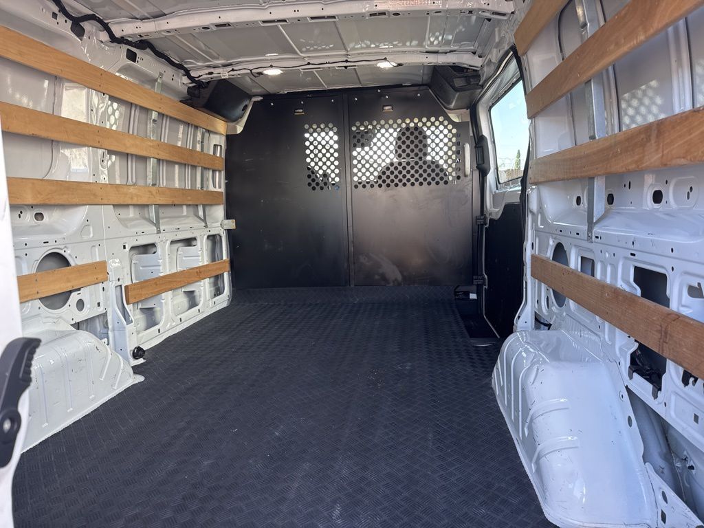 Used 2023 Ford Transit 250 - photo 7