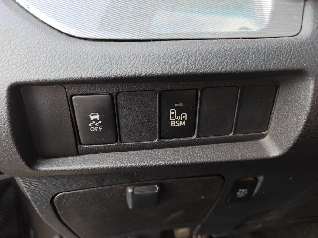 Used 2017 Toyota Sienna - photo 14