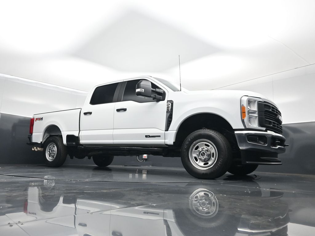 Used 2023 Ford F-250 - photo 2