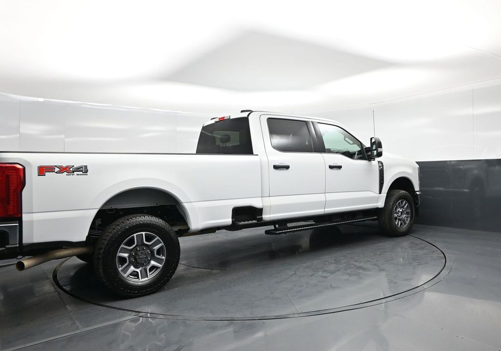 Used 2025 Ford F-350 - photo 2