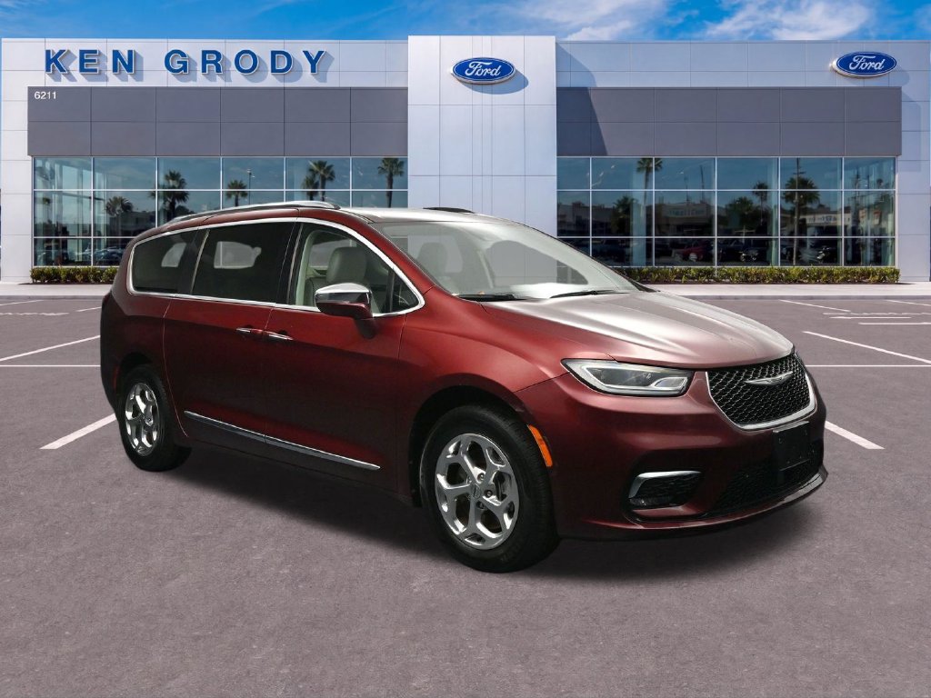 Used 2021 Chrysler Pacifica - photo 1