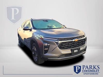 Used 2025 Chevrolet Trax - photo 1