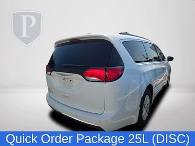 2017 Chrysler Pacifica FWD Minivan for sale #9S2344B - photo 2