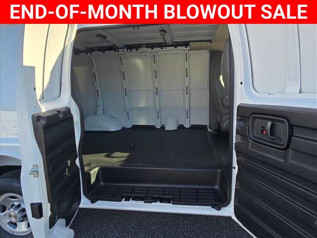 New 2026 Chevrolet Express 2500 - photo 18