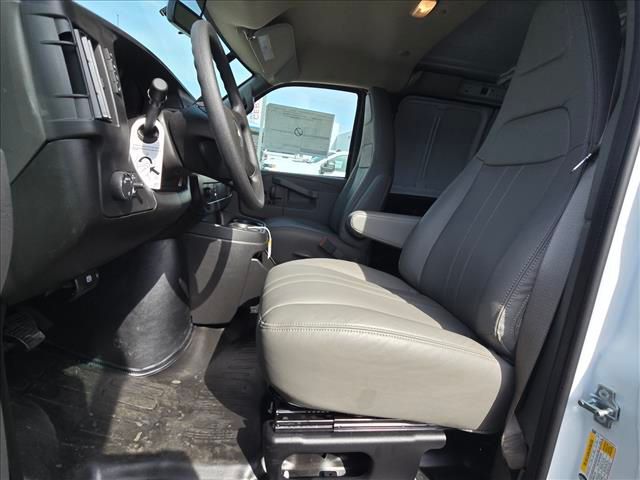 New 2026 Chevrolet Express 2500 - photo 24
