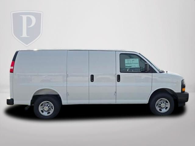 New 2026 Chevrolet Express 2500 - photo 5