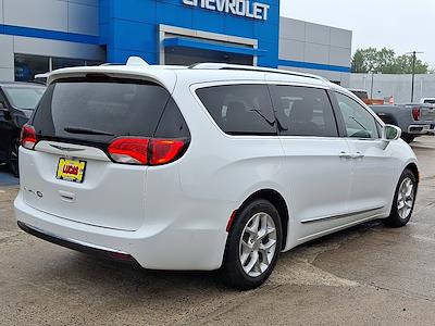 2019 Chrysler Pacifica FWD Minivan for sale #28627 - photo 2