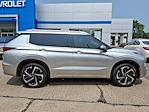 2022 Mitsubishi Outlander 4WD SUV for sale #28806 - photo 8
