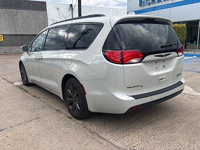 2019 Chrysler Pacifica FWD Minivan for sale #29154 - photo 2