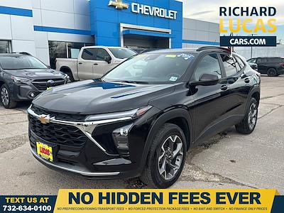 Used 2025 Chevrolet Trax - photo 1