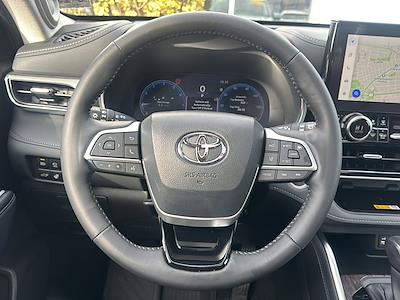 2024 Toyota Highlander AWD SUV for sale #S7977 - photo 2