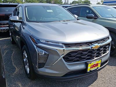 2025 Chevrolet Trax FWD SUV for sale #SC303339 - photo 2