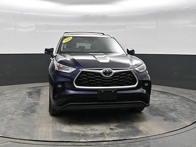 Used 2024 Toyota Highlander - photo 1