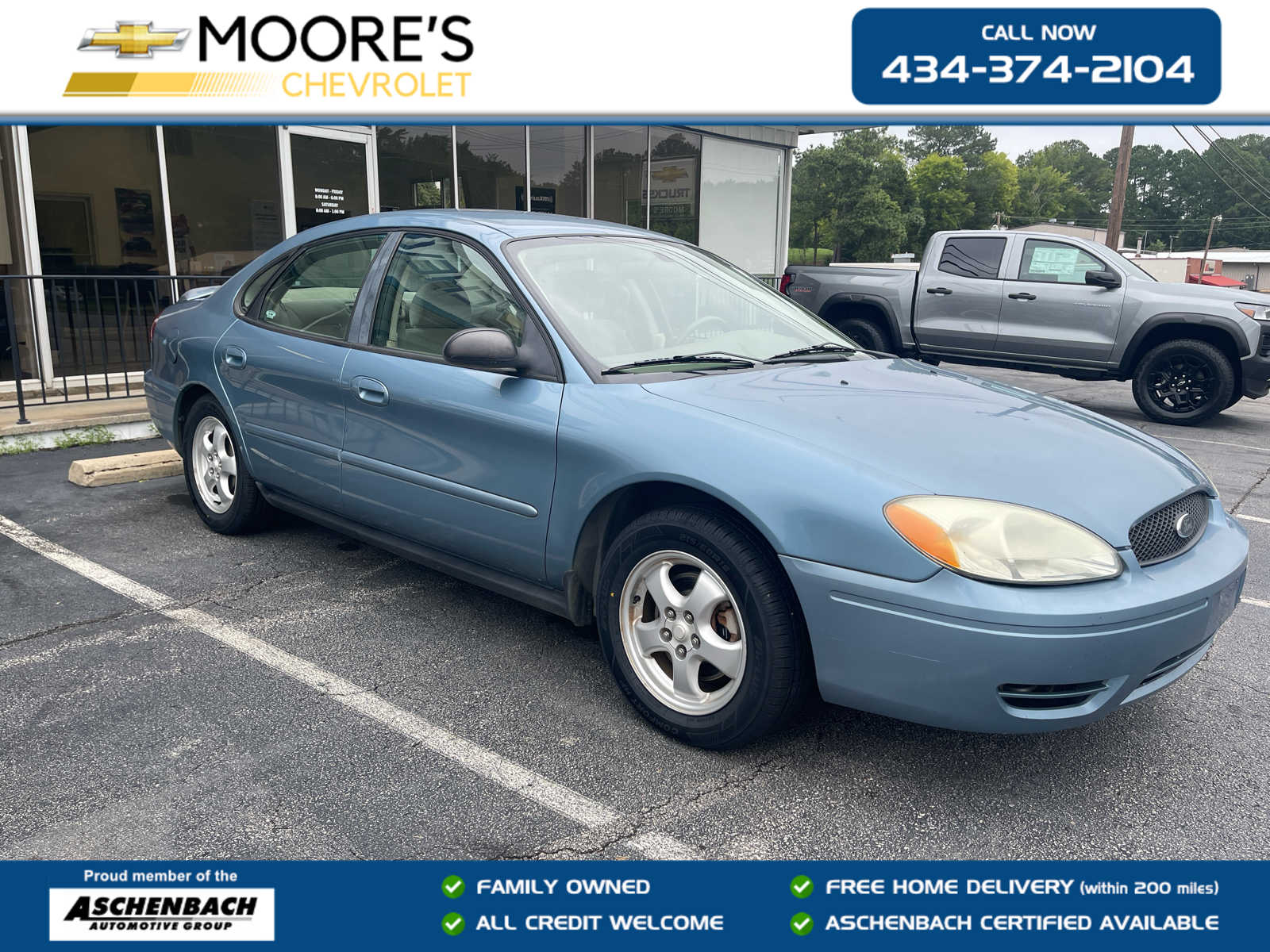 Used 2005 Ford Taurus - photo 1