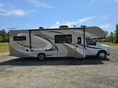 Used 2017 Ford E-450 - photo 2