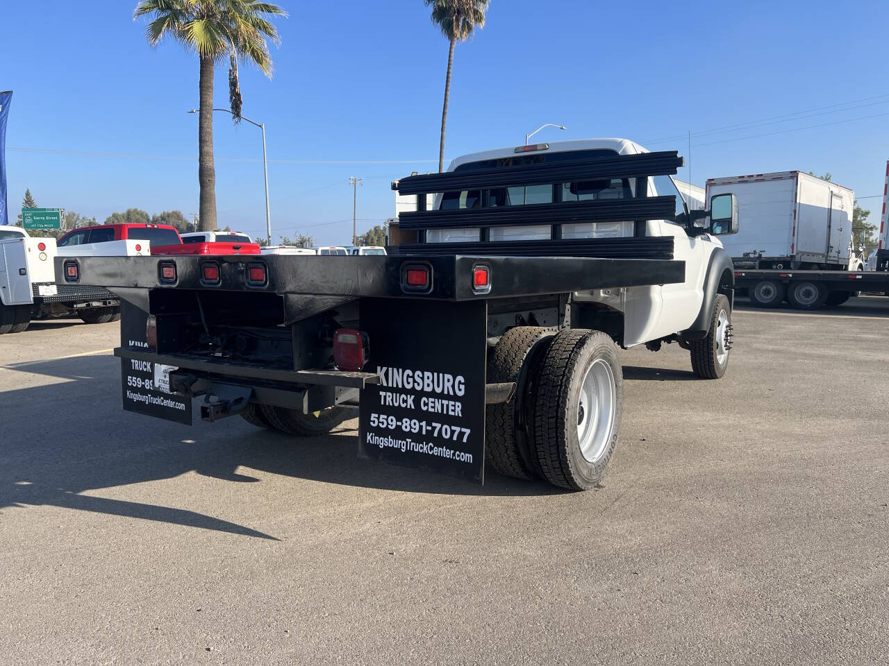 2011 Ford F-550 photo 2