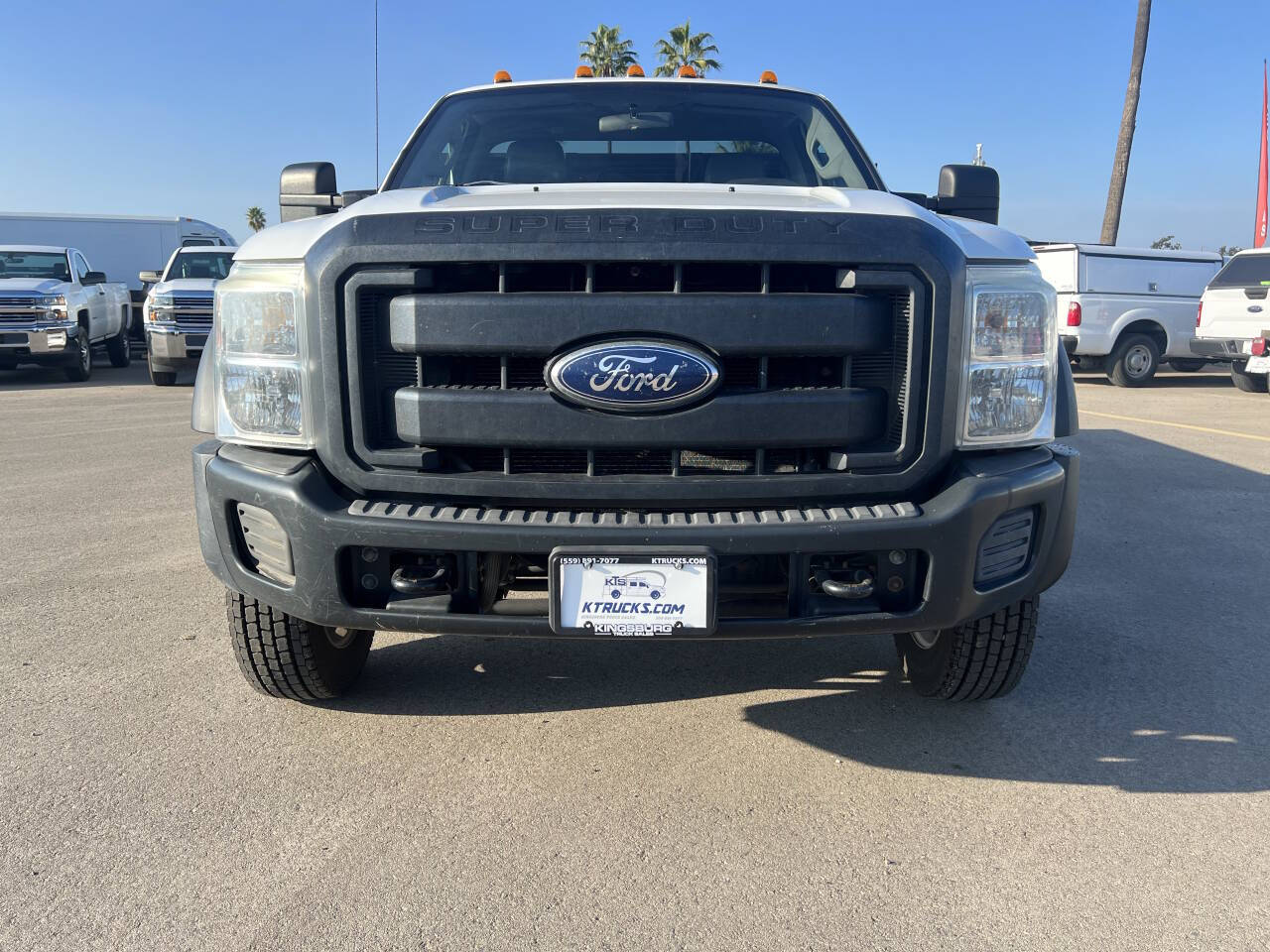 2011 Ford F-550 photo 4