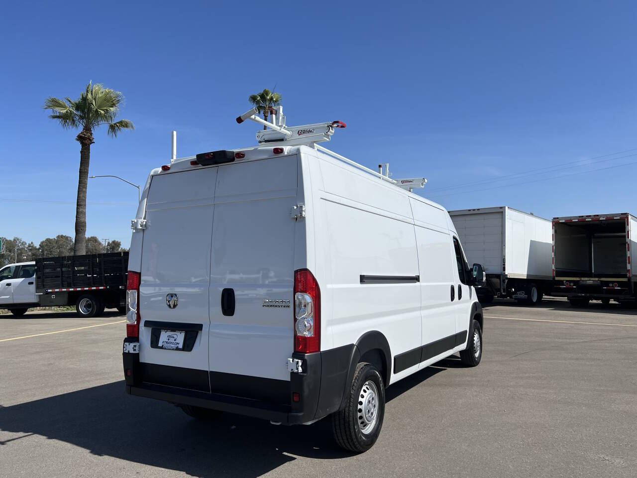 Used 2024 Ram ProMaster 2500 - photo 2