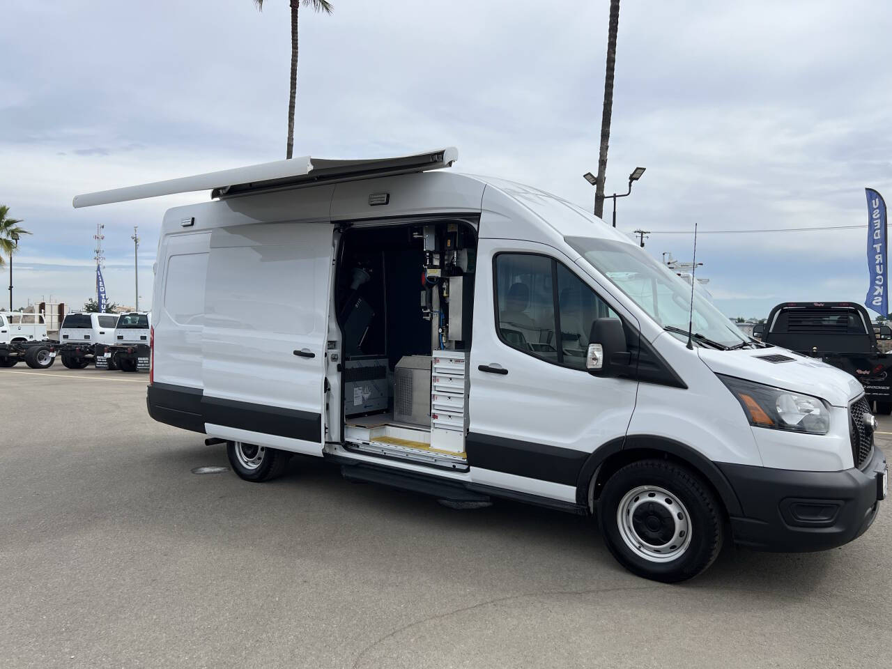 Used 2023 Ford Transit 350 - photo 9