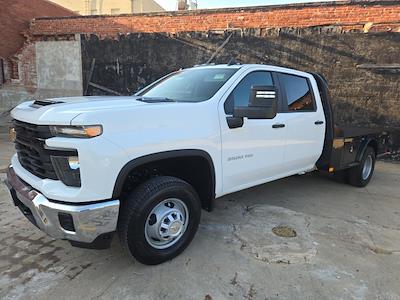 New 2025 Chevrolet Silverado 3500 Work Truck Crew Cab 4x4 Flatbed Truck for sale #B3850 - photo 1