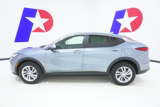 Used 2025 Buick Envista - photo 11