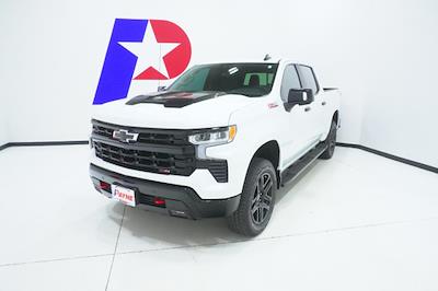 Used 2025 Chevrolet Silverado 1500 - photo 1