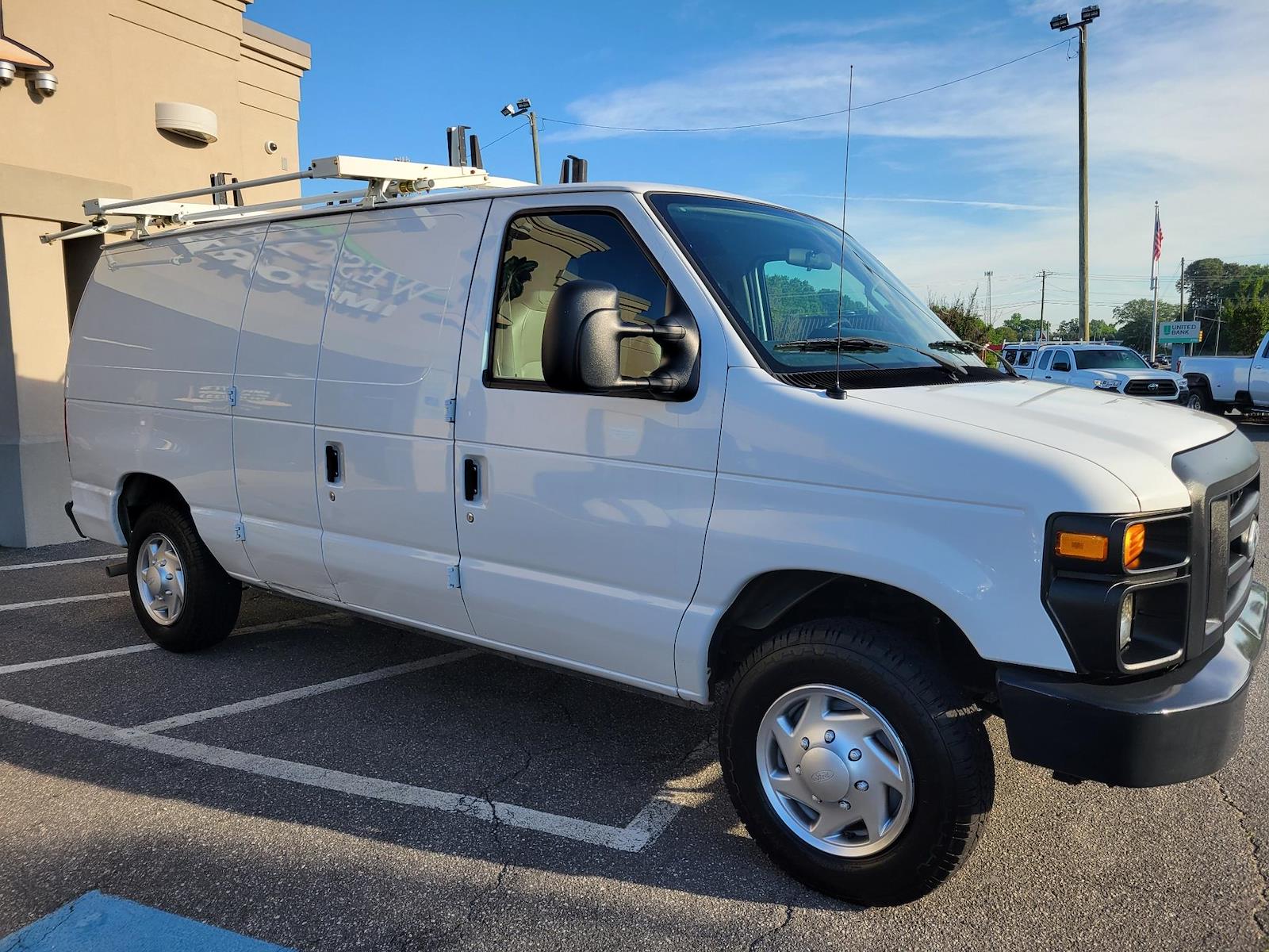 Used 2014 Ford E-150 - photo 6