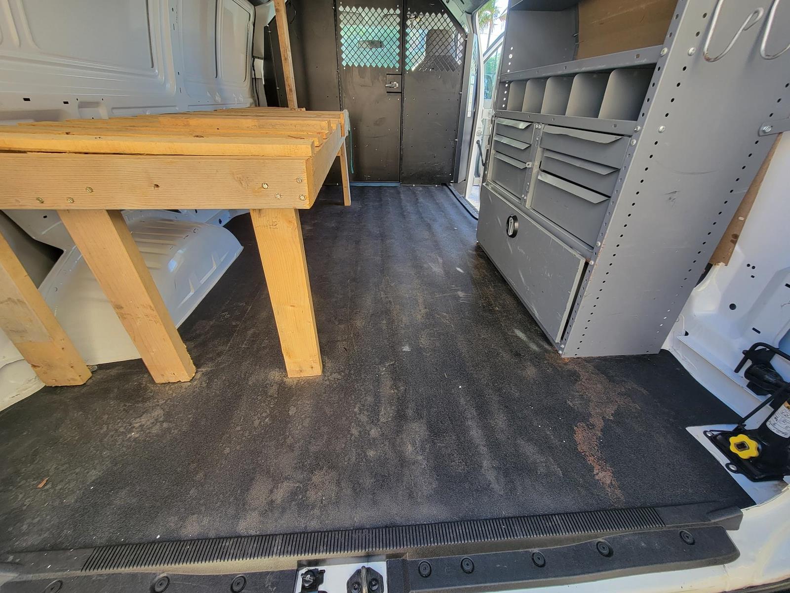 Used 2014 Ford E-150 - photo 5