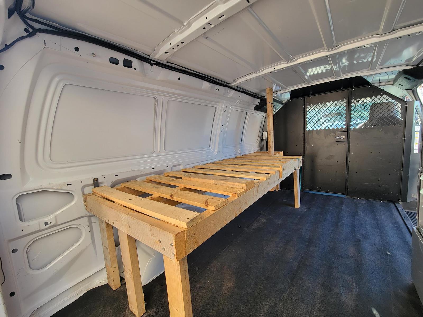 Used 2014 Ford E-150 - photo 29