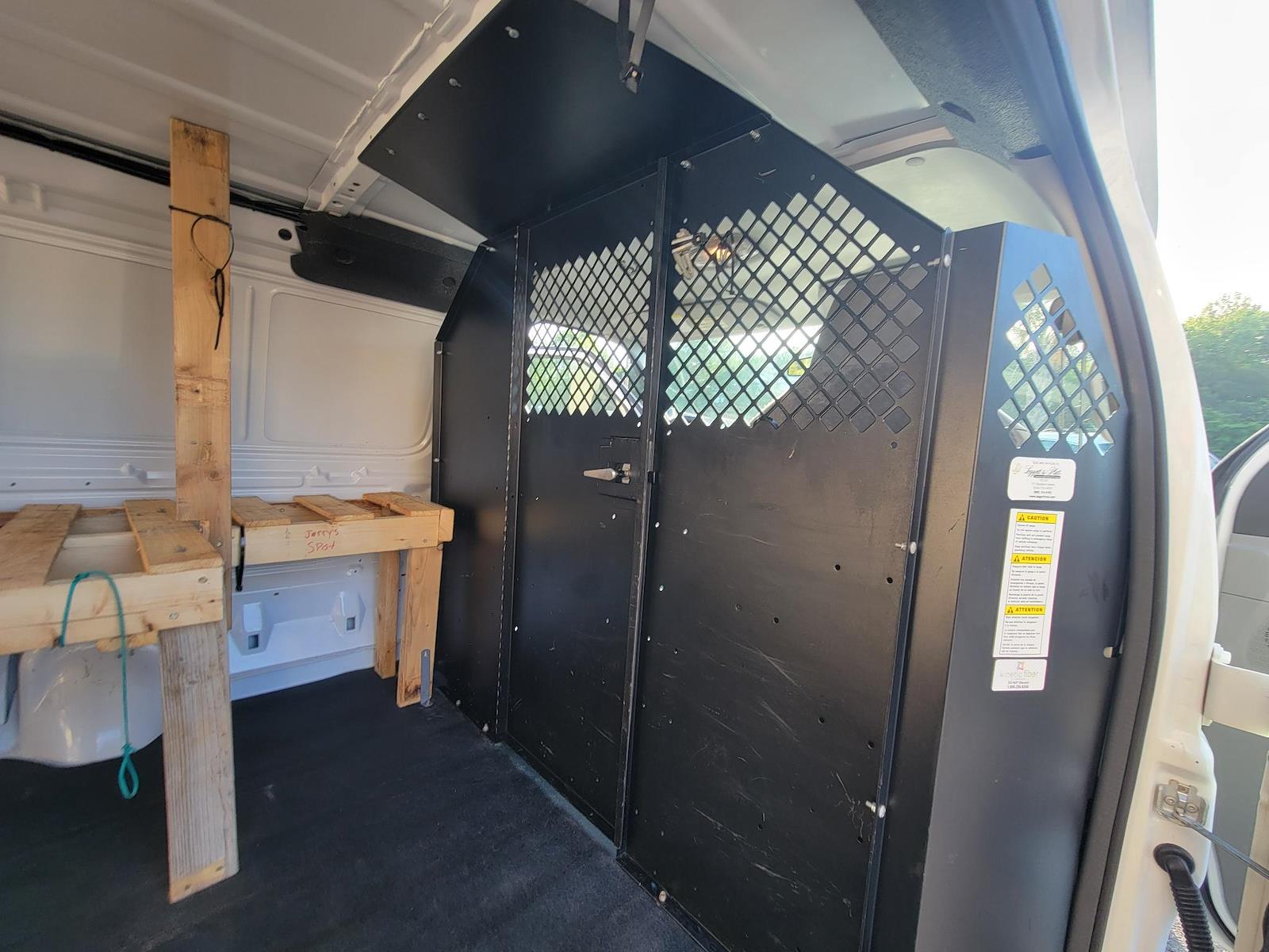 Used 2014 Ford E-150 - photo 31