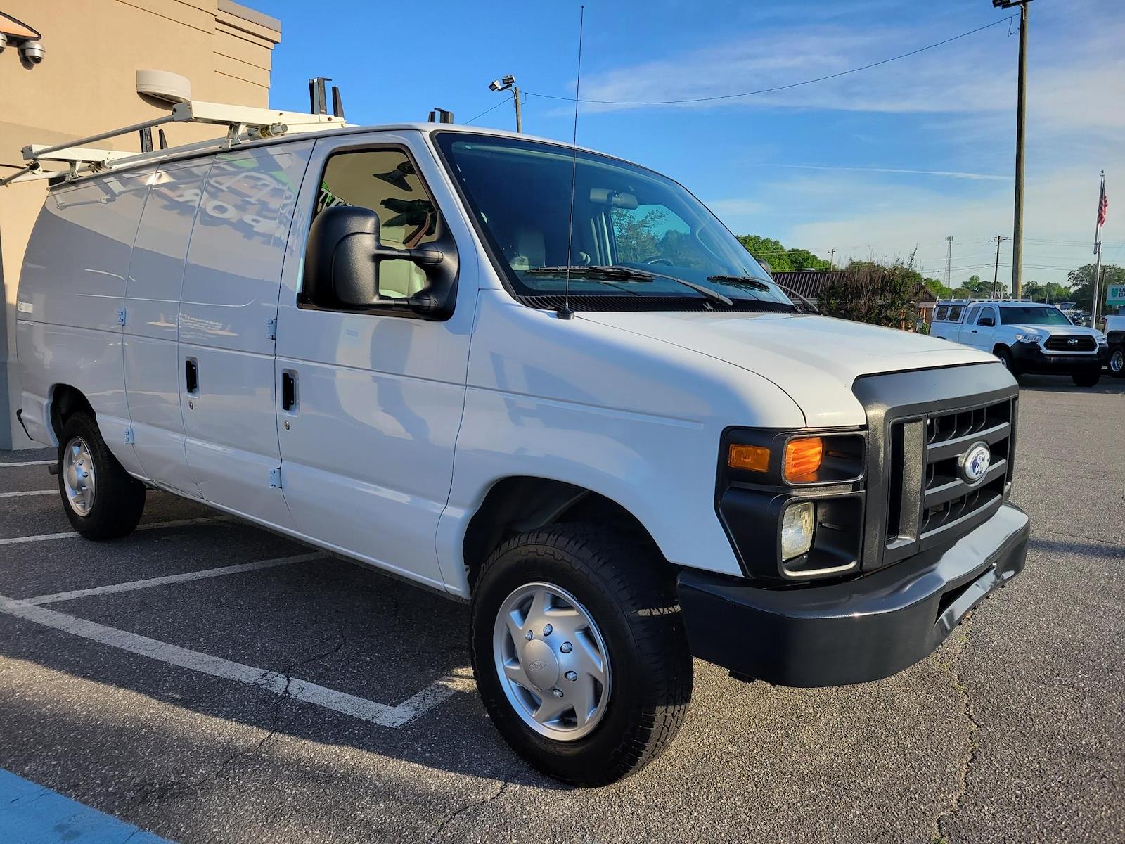 Used 2014 Ford E-150 - photo 7