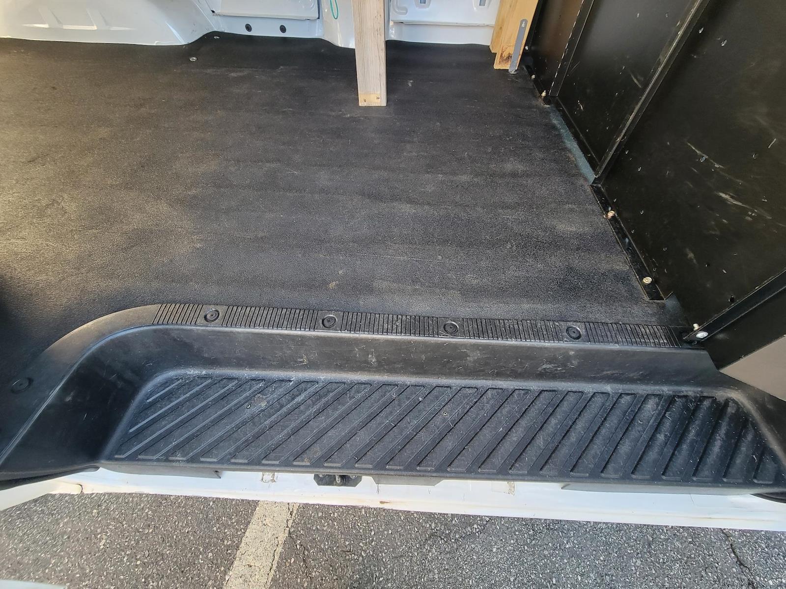 Used 2014 Ford E-150 - photo 33