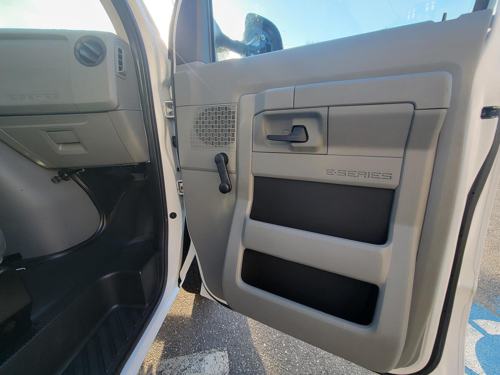 Used 2014 Ford E-150 - photo 37