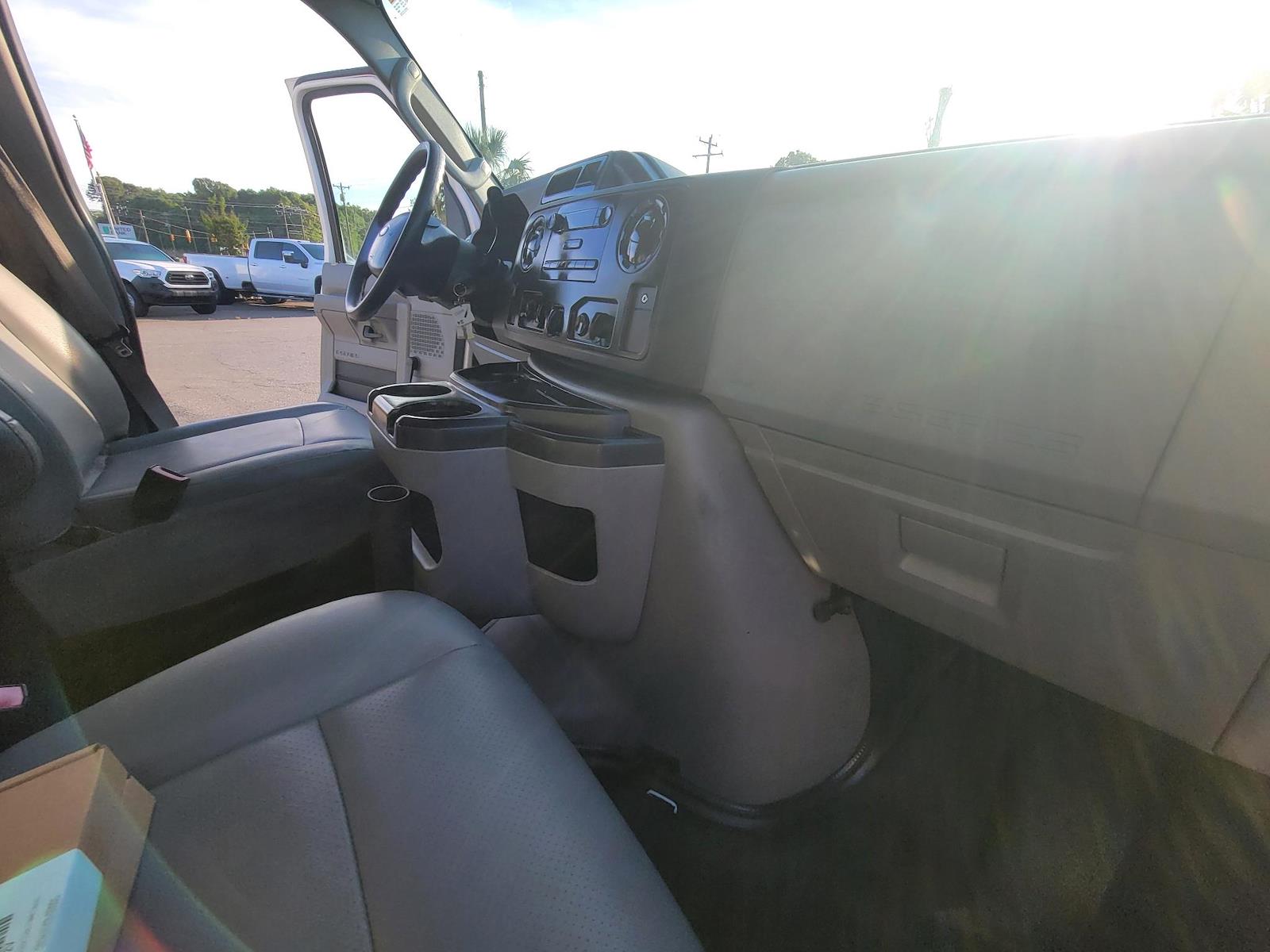 Used 2014 Ford E-150 - photo 39