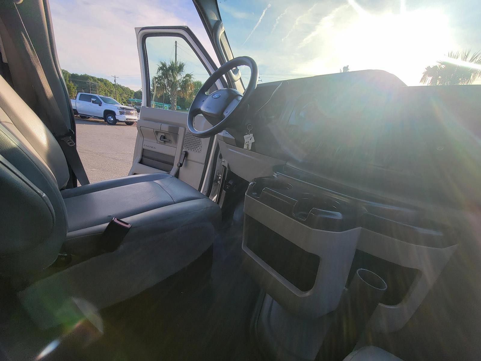 Used 2014 Ford E-150 - photo 40
