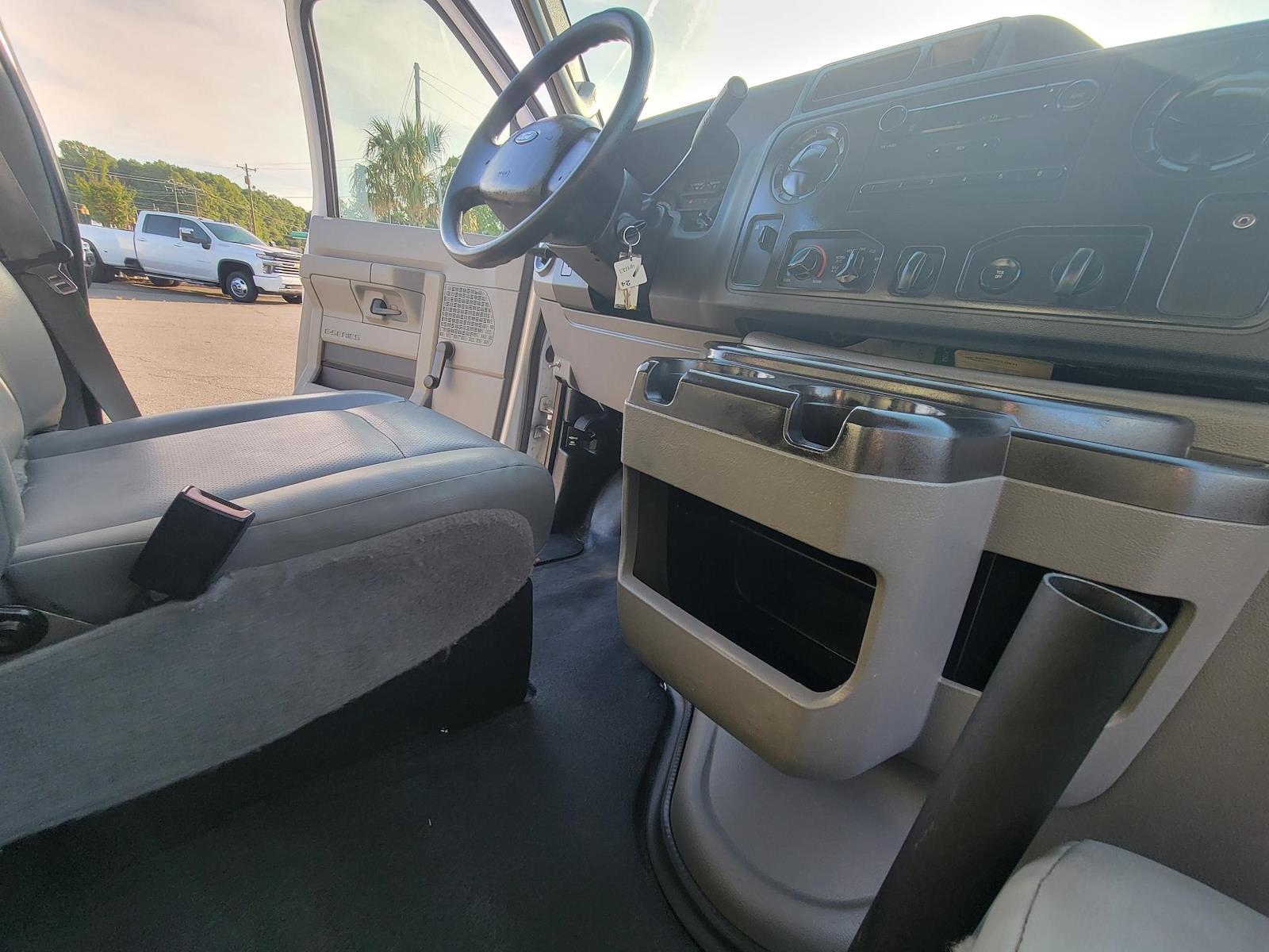 Used 2014 Ford E-150 - photo 41