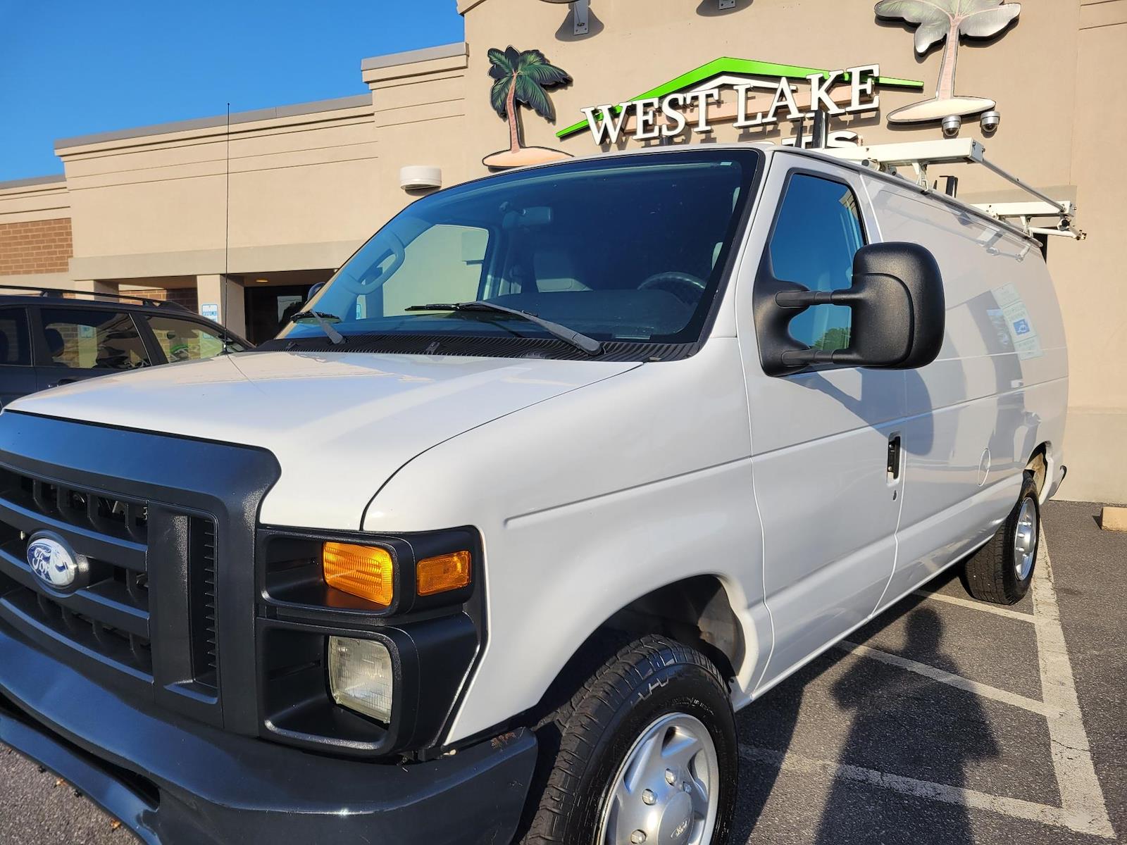 Used 2014 Ford E-150 - photo 9