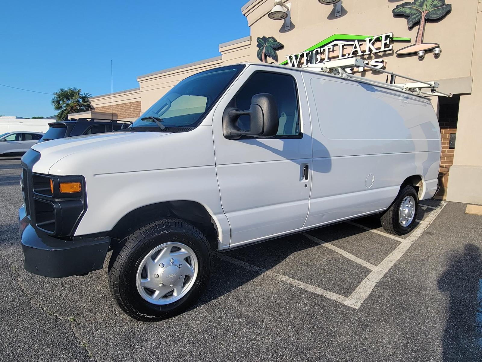 Used 2014 Ford E-150 - photo 10