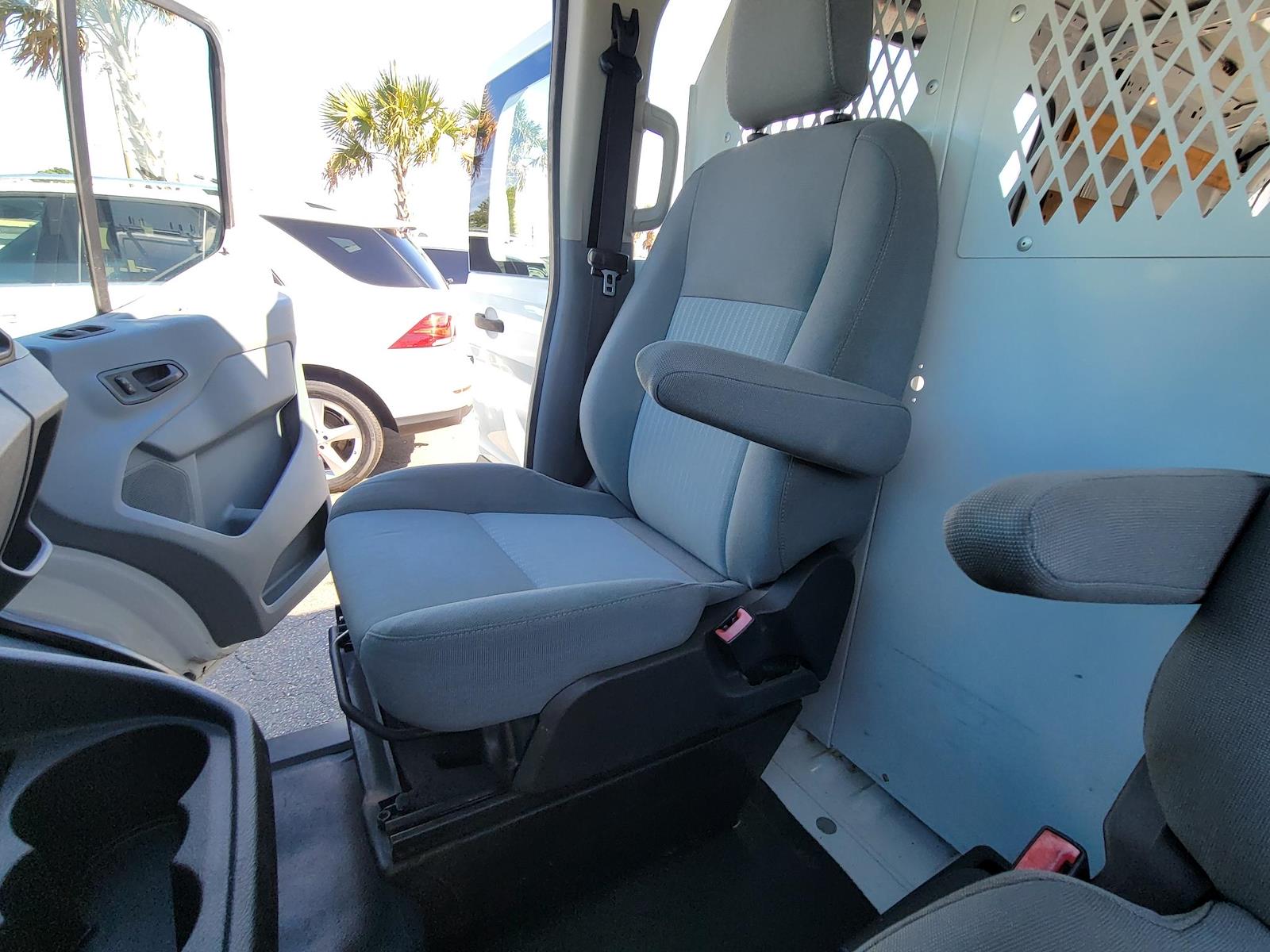 Used 2015 Ford Transit 250 - photo 30
