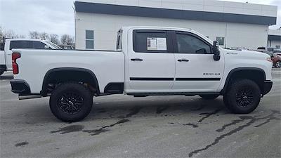 Used 2024 Chevrolet Silverado 2500 - photo 1